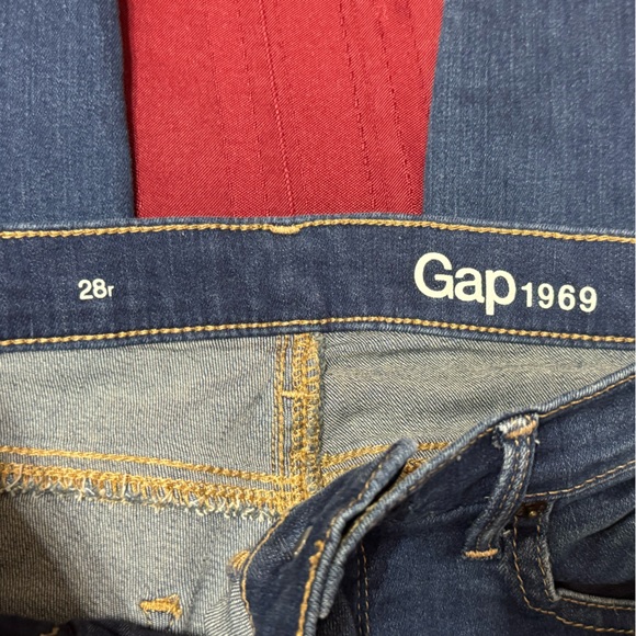 GAP 1969 Slightly Distressed Skinny Jeans - Picture 5 of 6